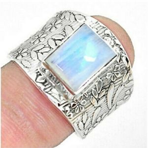 New Beautiful Sterling Silver Moonstone Ring